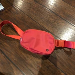 Lululemon Everywhere Belt Bag